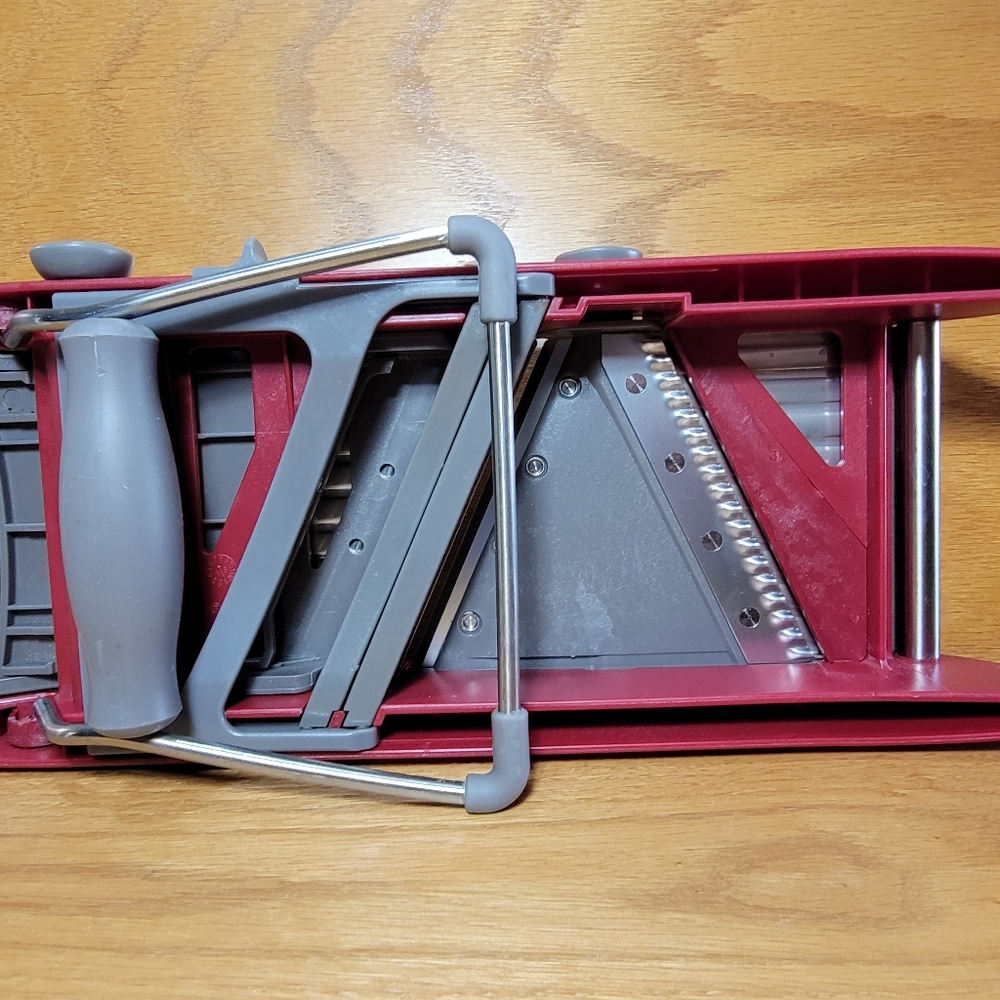 Progressive International PL8 Professional Mandoline Slicer Red - Picture 6 of 14